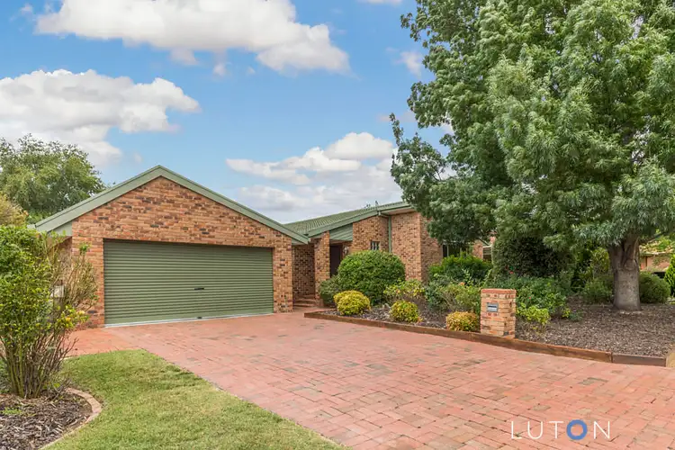 8 Braddon Place, Gordon ACT 2906