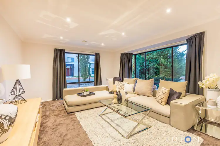 19 Patrick White Circuit, Franklin ACT 2913