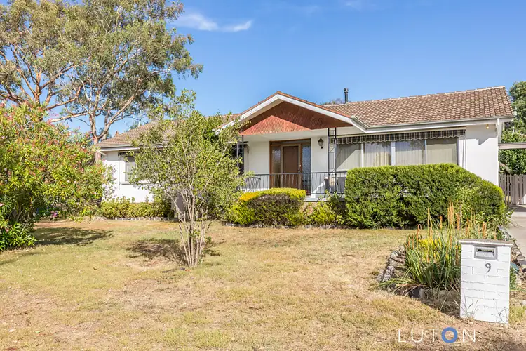 9 Dennis Street, Garran ACT 2605