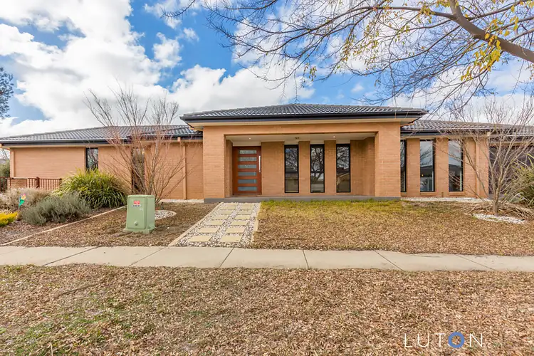 10 Joan Bradley Street