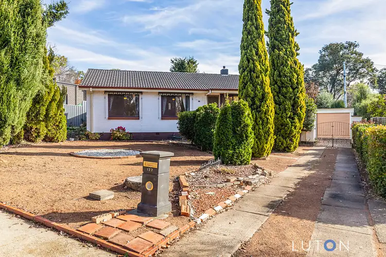 127 Eggleston Crescent