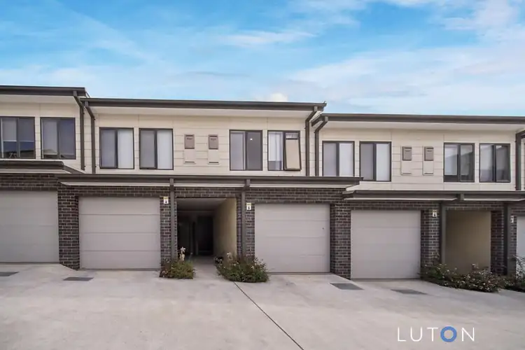 5/12 Dulcie Holland Crescent