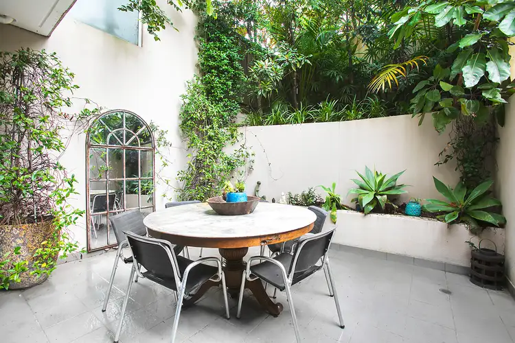 8/30 Fletcher Street