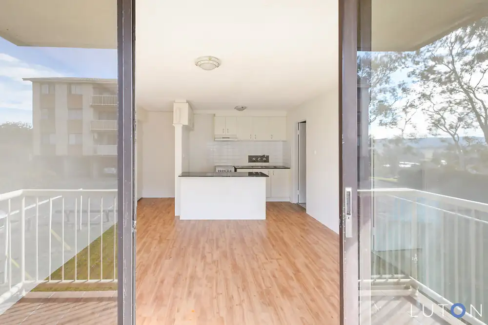Main view of Homely unit listing, 4/5 Crest Road, Queanbeyan NSW 2620