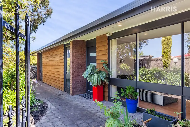 10 Bruce Street, Aberfoyle Park SA 5159