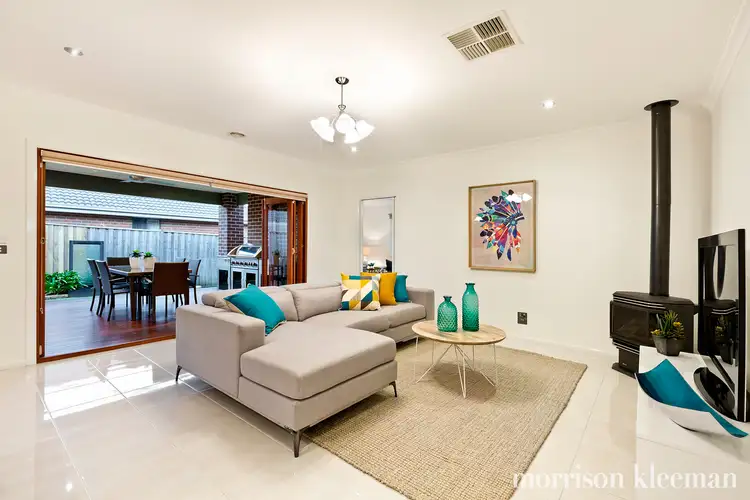 33 Vantage Point Boulevard, Doreen VIC 3754