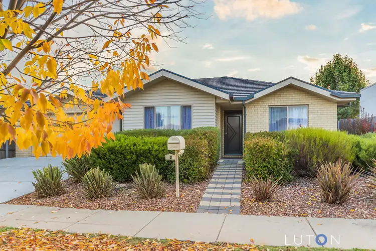 4 Loma Rudduck Street, Forde ACT 2914