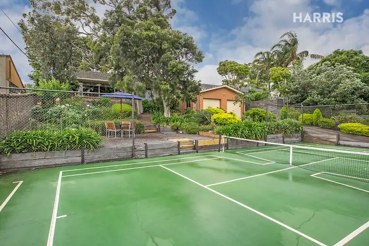 54 Highland Drive, Bellevue Heights SA 5050