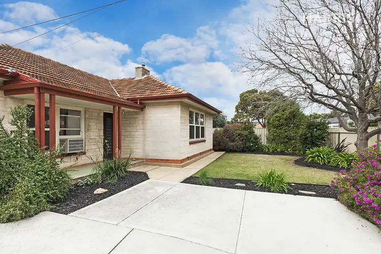 17 Edwards  Avenue, Park Holme SA 5043