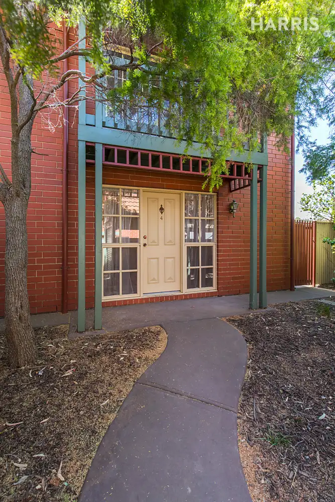 4/2 Maple Avenue, Clovelly Park SA 5042