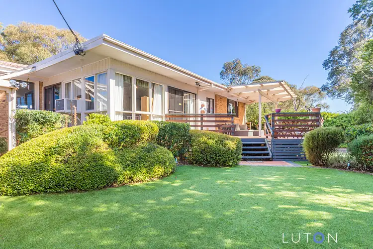 6 Downer Place, Kambah ACT 2902
