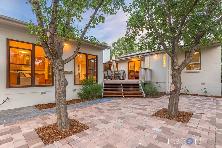 10 McLean  Place, Curtin ACT 2605