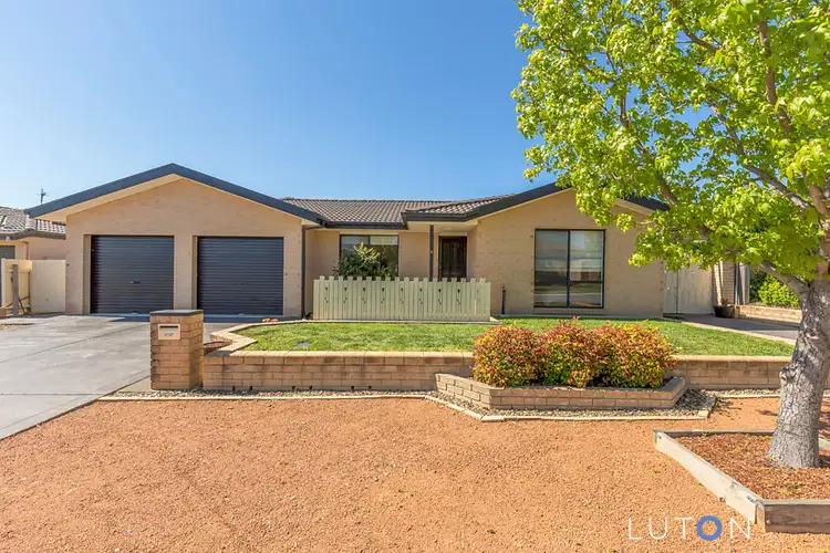 8 Fairlight Street, Dunlop ACT 2615