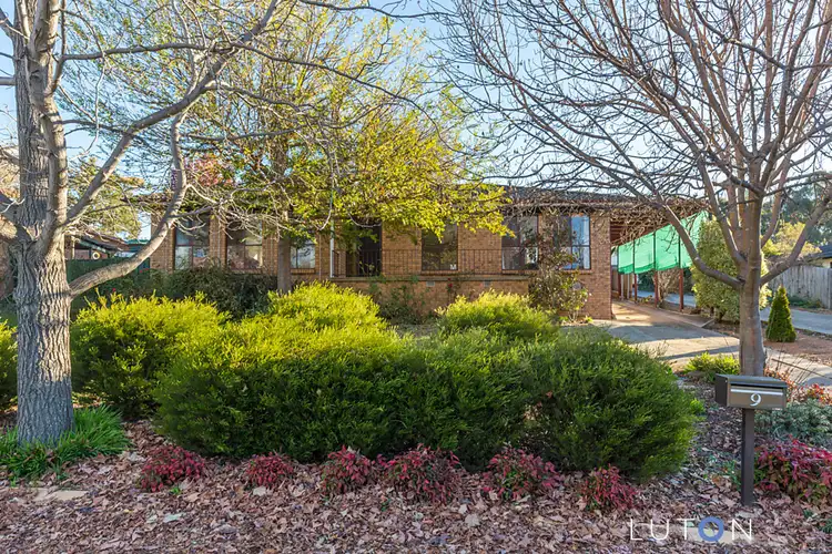 9 Solomon Crescent, Latham ACT 2615