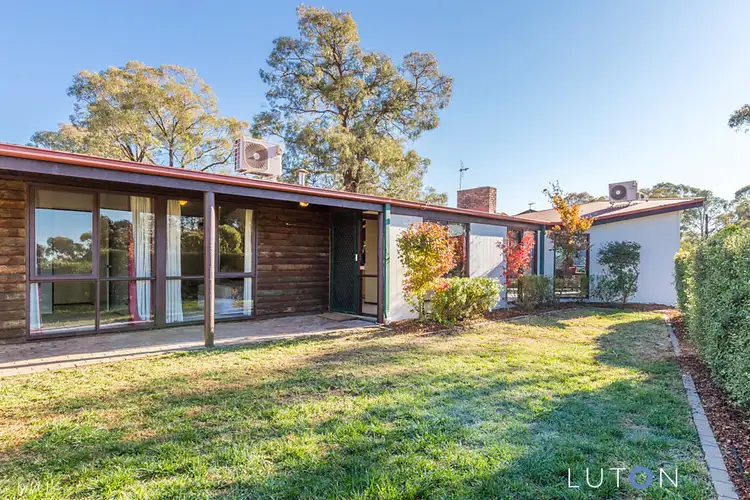 2 Hooke Place, Charnwood ACT 2615