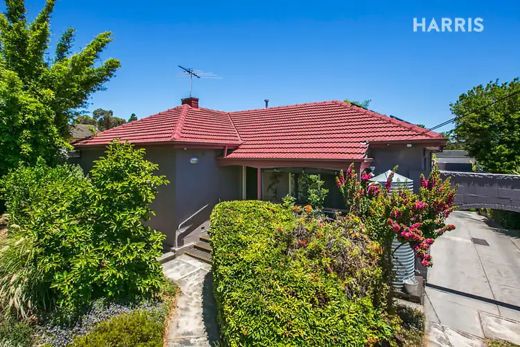 10 Warunda Avenue, Seaview Downs SA 5049