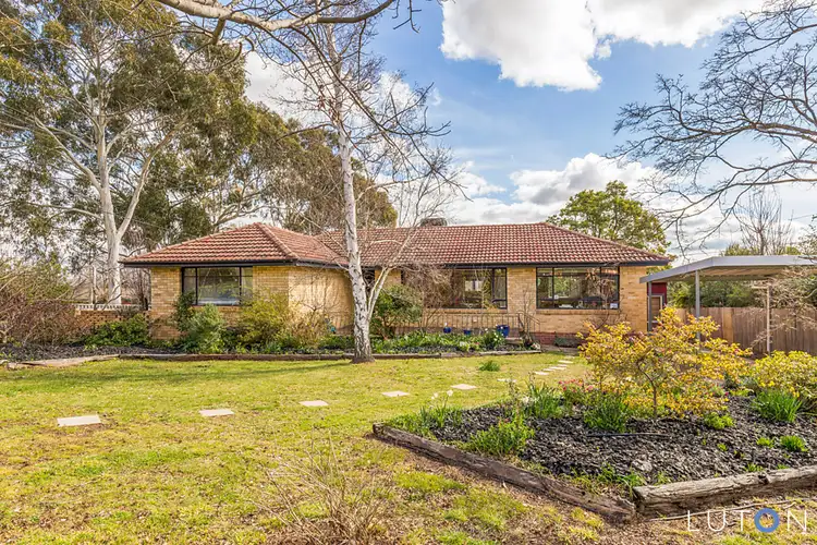 8 Peden Place, Watson ACT 2602