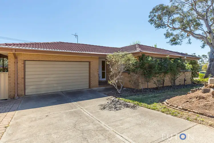 24 Dalley Crescent, Latham ACT 2615