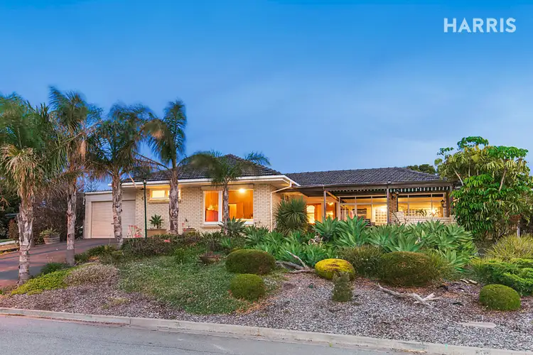 4 Columbia Crescent, Hallett Cove SA 5158