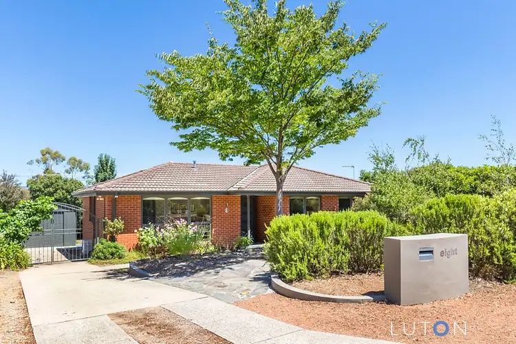 8 Malcolm Place, Kambah ACT 2902