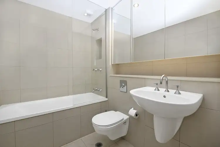 Sixth view of Homely apartment listing, 2/2 Castlefield Street, Bondi NSW 2026