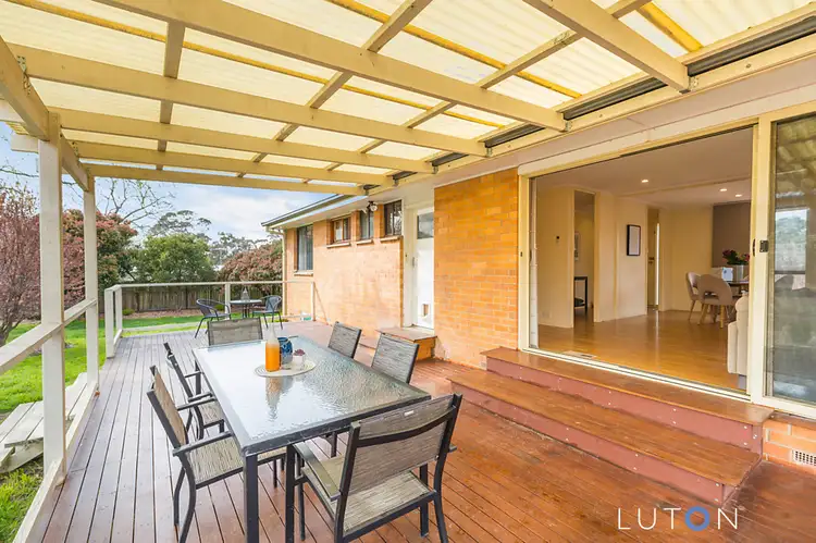 6 Sims Place, Kambah ACT 2902