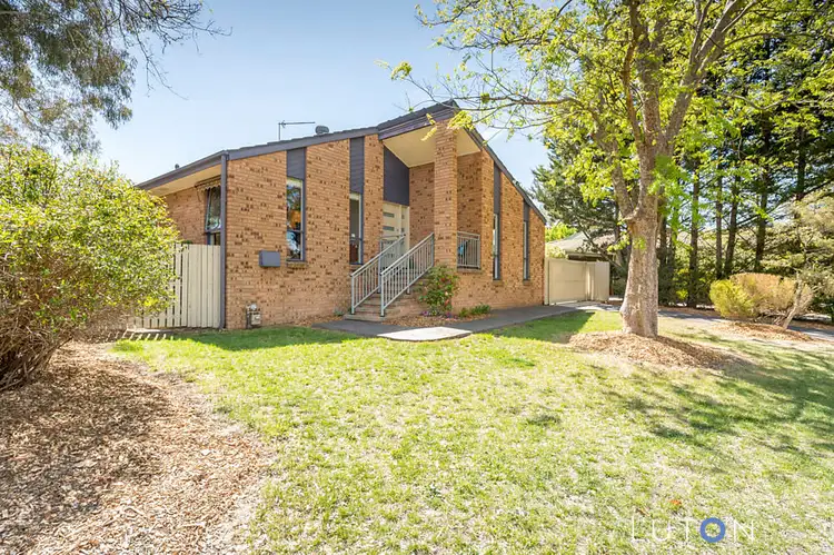 62 Allchin Circuit, Kambah ACT 2902