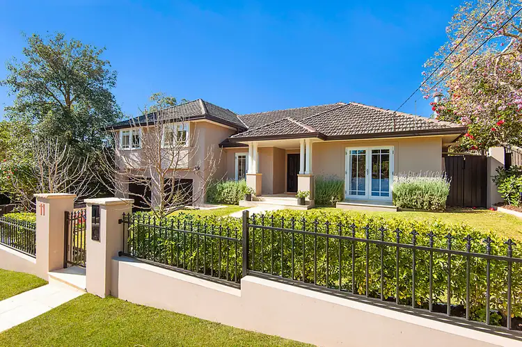 11 Raymond Avenue, Warrawee NSW 2074