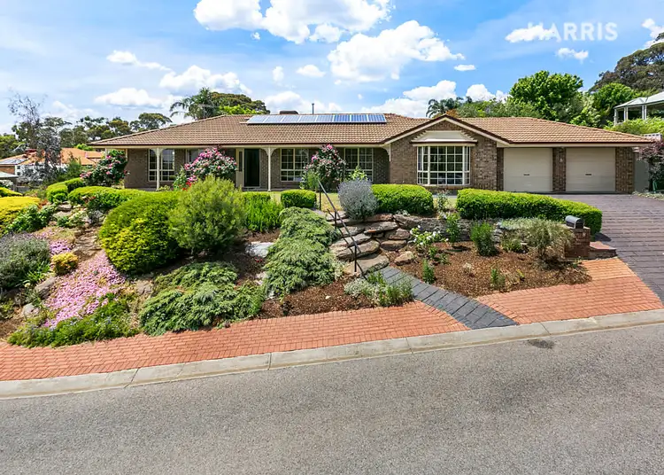 8 Bushland Drive, Aberfoyle Park SA 5159