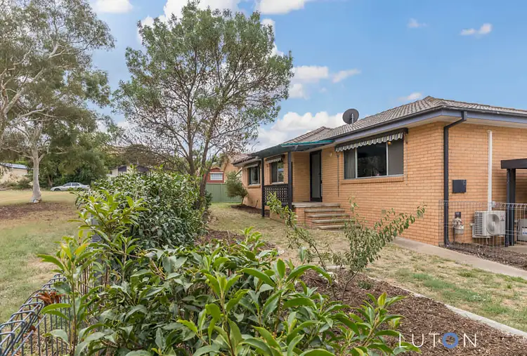 6 Weavell Place, Kambah ACT 2902