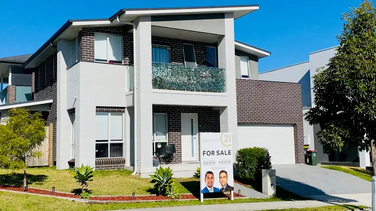 8 Daddo Street, Oran Park NSW 2570