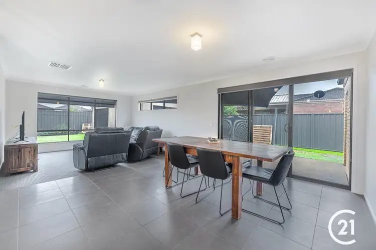 Fifth view of Homely house listing, 1 Parkes Court, Echuca VIC 3564
