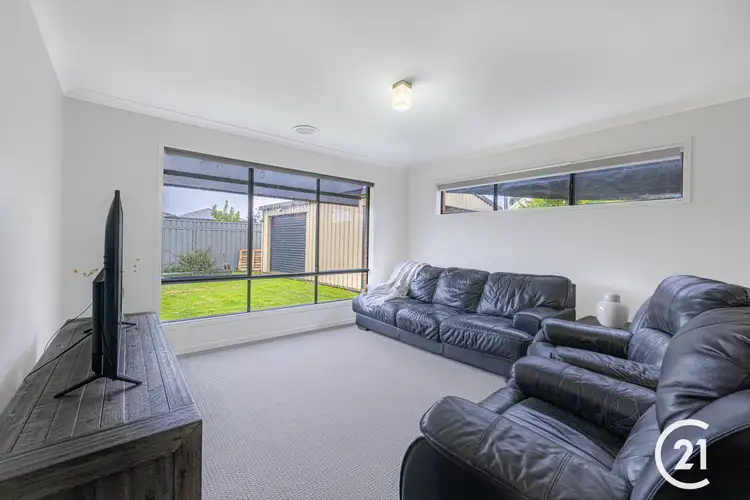 Sixth view of Homely house listing, 1 Parkes Court, Echuca VIC 3564