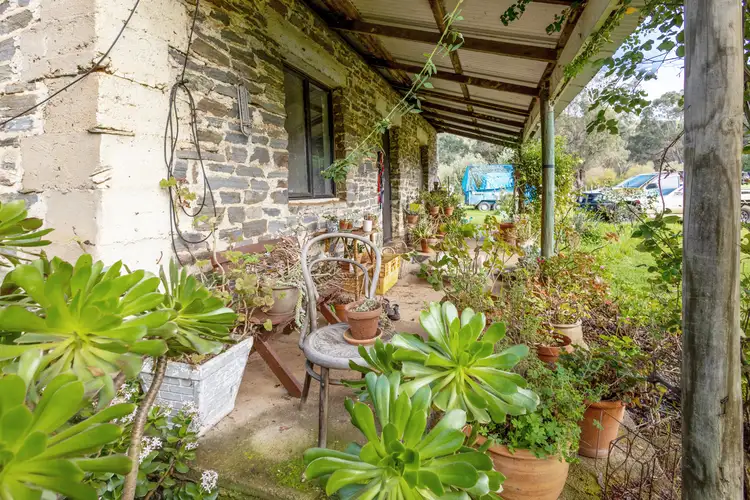 2 Browne-Wheatley Road