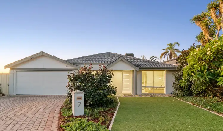 7 Fawley Retreat, Mindarie WA 6030