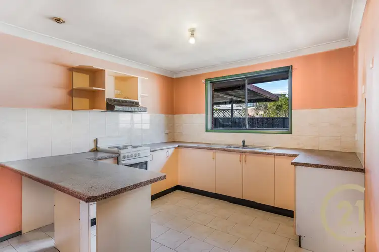 Fifth view of Homely house listing, 10 Monica Close, Lurnea NSW 2170