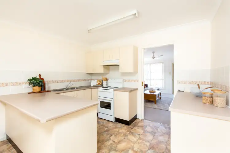 Fifth view of Homely villa listing, 19/4 Cowmeadow Road, Mount Hutton NSW 2290