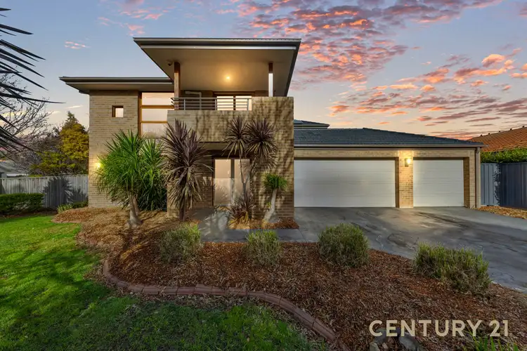 23 Henry Lawson Drive, Pakenham VIC 3810