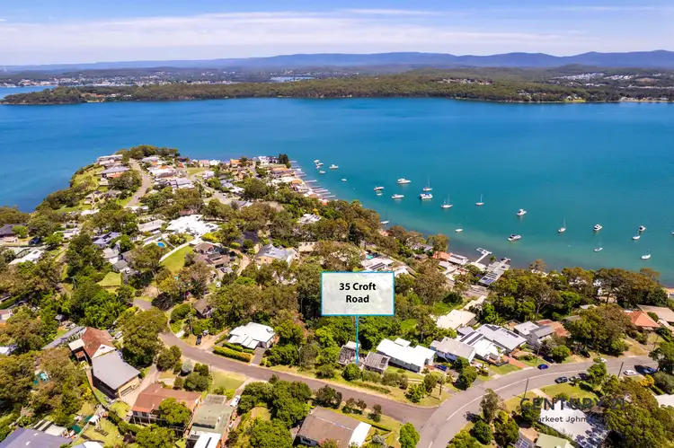 35 Croft Road, Eleebana NSW 2282