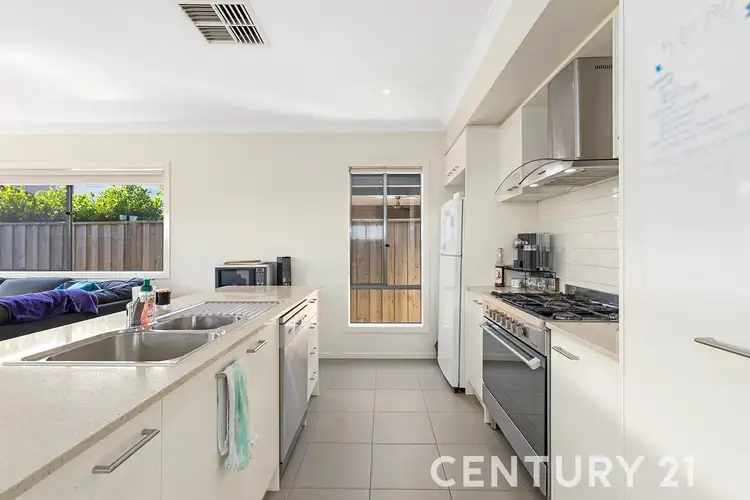 Fifth view of Homely house listing, 10 Colson Way, Berwick VIC 3806