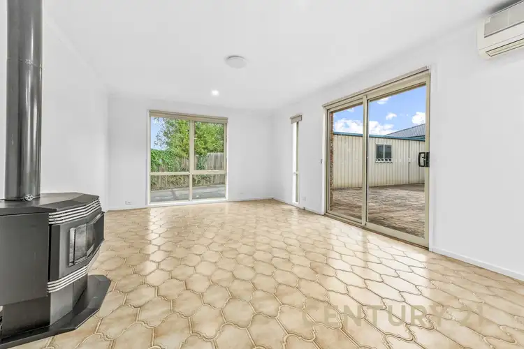 Sixth view of Homely house listing, 4 Formosa Court, Narre Warren VIC 3805