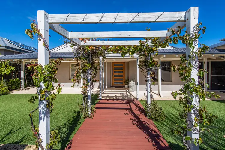 5 Flinton Court, Halls Head WA 6210