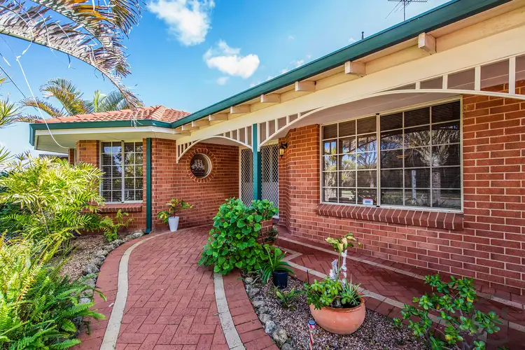 4 Charles Place, Wannanup WA 6210