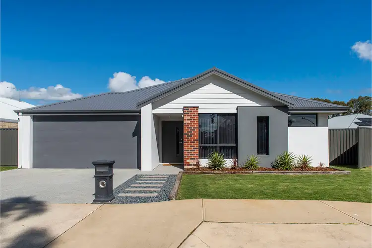 2 Lyrebird Street, Wellard WA 6170
