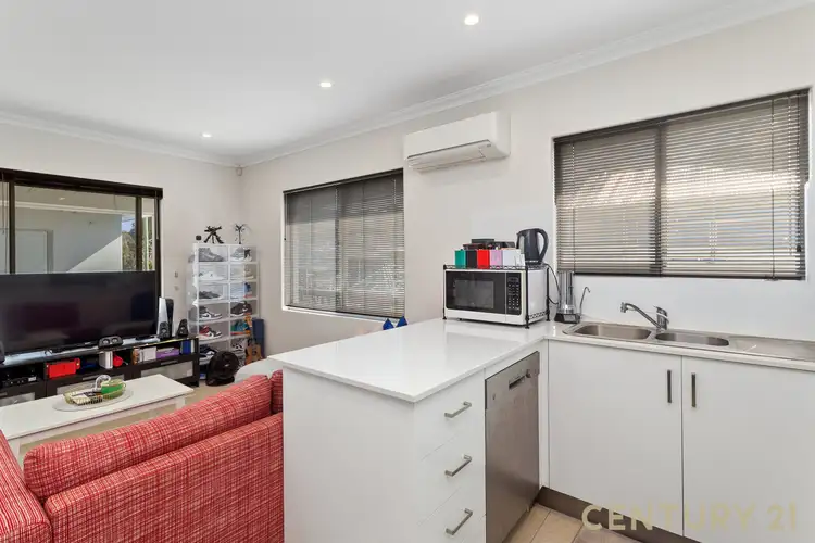 Sixth view of Homely apartment listing, 4/377 Daly Street, Cloverdale WA 6105