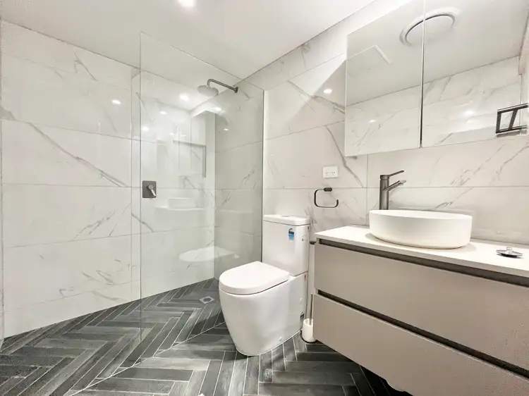 Sixth view of Homely apartment listing, 2/31 Laman Street, Cooks Hill NSW 2300