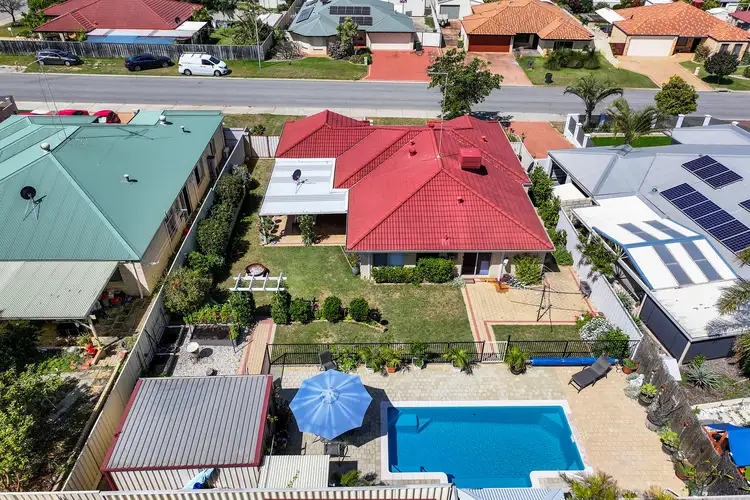 67 Floribunda Avenue, Halls Head WA 6210