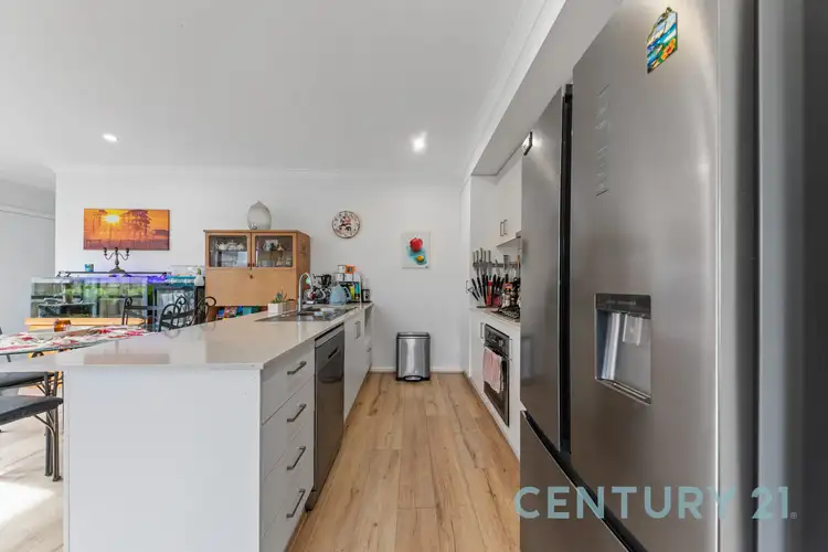 Sixth view of Homely house listing, 4 Wanstead Way, Cranbourne West VIC 3977