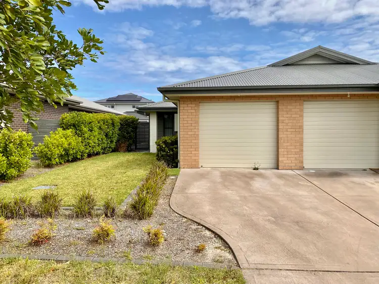 2a Rosemary Street, Fern Bay NSW 2295