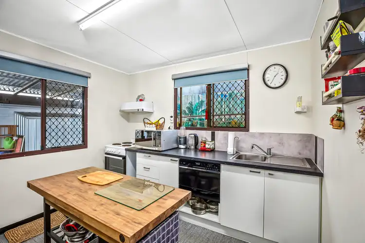 2/32 Esplanade, Tin Can Bay QLD 4580